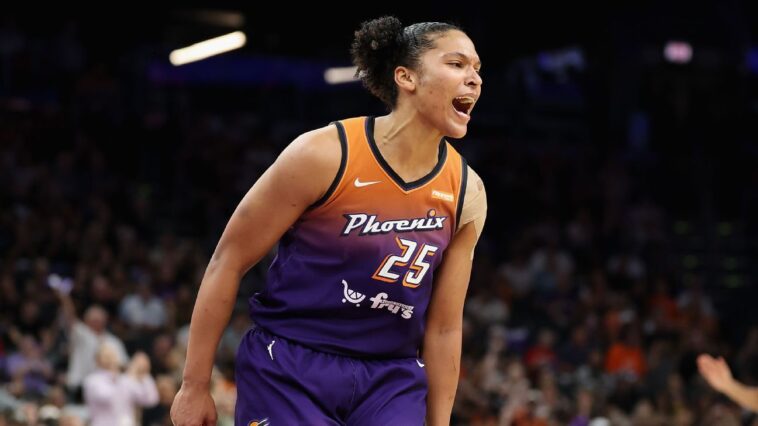 thomas-makes-wnba-history-with-triple-double