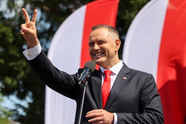 breaking:-karol-nawrocki,-right-wing-leader,-assumes-presidency-of-poland-and-pledges-to-combat-illegal-immigration,-oppose-the-eu,-and-defend-sovereignty-and-traditional-values