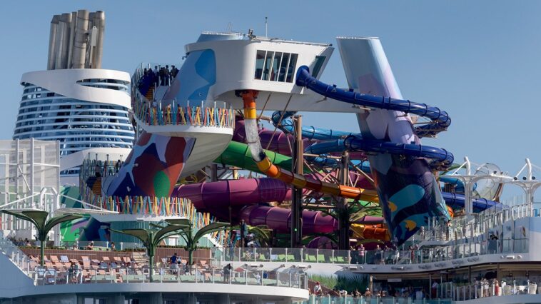 traveler-treated-for-injuries-after-acrylic-glass-on-cruise-ship-water-slide-breaks