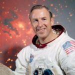 famed-apollo-13-moon-mission-commander-jim-lovell-dead-at-97