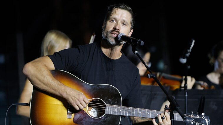 country-singer-walker-hayes-was-ready-to-‘self-destruct’-after-daughter’s-funeral-service