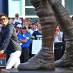 patriots-unveil-statue-of-tom-brady,-who-takes-crack-at-jets-fans-and-his-40-yard-dash-time