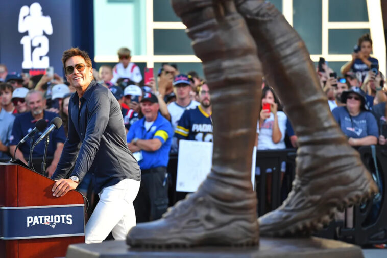 patriots-unveil-statue-of-tom-brady,-who-takes-crack-at-jets-fans-and-his-40-yard-dash-time