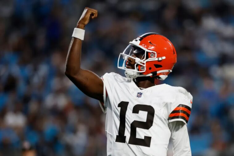 shedeur-sanders-connects-for-first-two-nfl-touchdowns-in-impressive-browns-debut