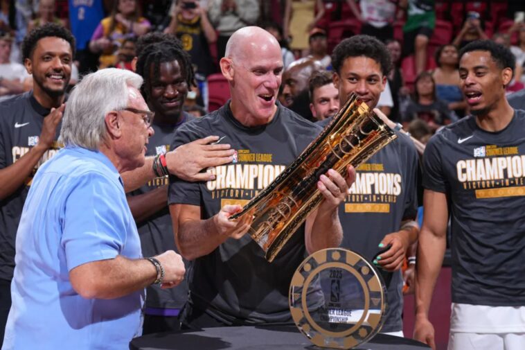 knicks-finalizing-deal-to-bring-in-chris-jent-as-associate-head-coach-as-mike-brown’s-staff-takes-shape
