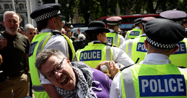 london-police-arrest-150-at-protest-for-banned-‘palestine-action’-group