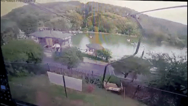video-captures-horrific-moment-chairlift-snaps-at-russian-resort,-sends-terrified-tourists-plummeting