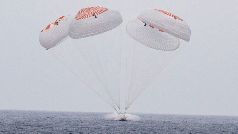 astronauts-splash-down-in-pacific-after-completing-iss-mission-that-relieved-stranded-crew-members