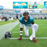 nfl-preseason-blitz:-jaguars-rookie-travis-hunter-plays-both-ways-in-preseason-debut