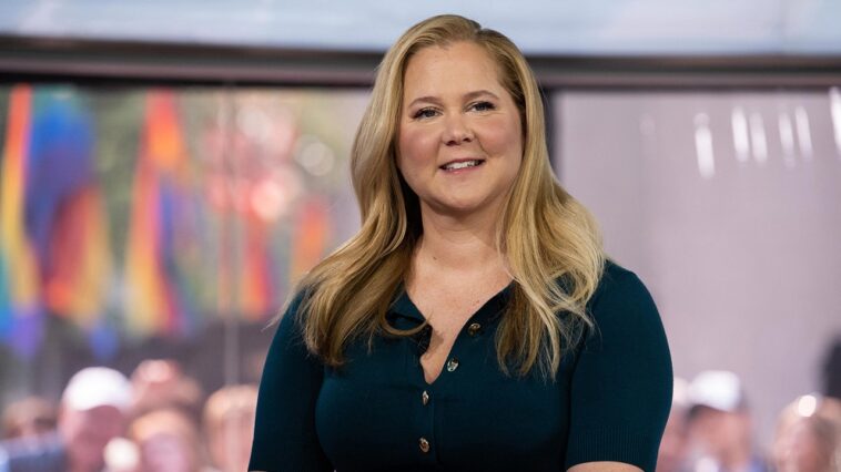 amy-schumer-undergoes-back-surgery-for-longstanding-injury,-shares-recovery-update-on-social-media