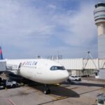 delta-plane-clips-empty-aircraft-ahead-of-planned-takeoff-in-atlanta