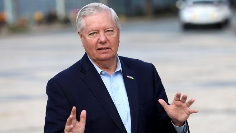 trump-continues-supporting-sen.-lindsey-graham’s-re-election-bid-while-phoning-into-republican-event