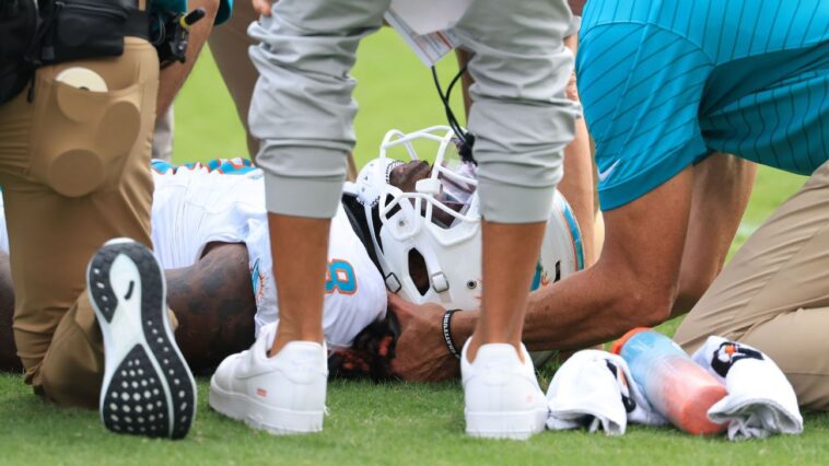 sources:-fins-rb-mattison-(neck)-out-for-season