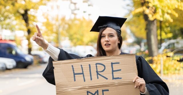 computer-science-graduates-struggle-to-find-jobs-during-tech-layoffs-and-ai-boom