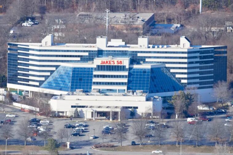 long-island-casino-slapped-with-lawsuit-for-failing-to-stop-near-fatal-shooting