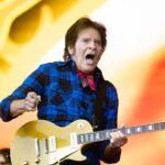 rock-legend-praises-bruce-springsteen-for-‘not-being-afraid’-to-slam-trump-on-stage