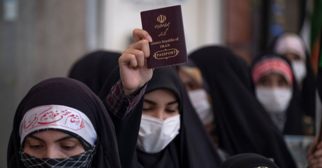 trump-administration-weighing-immigration-ban-on-members-of-islamic-extremist-groups