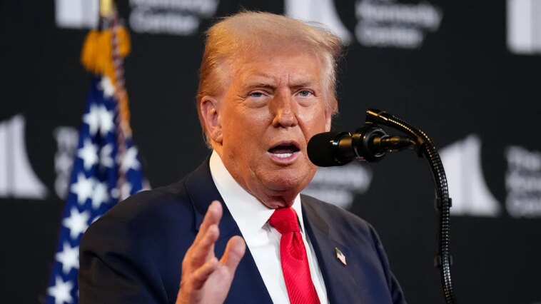 trump-predicts-little-progress-in-potential-shutdown-talks-with-‘crazy’-schumer,-jeffries