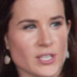a-scorned-ashley-biden-posts-picture-allegedly-showing-her-soon-to-be-ex-husband-cheating-on-her-with-another-woman