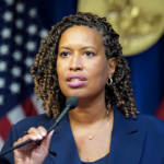 dc-mayor-travels-to-martha’s-vineyard-amid-trump’s-federalized-crime-crackdown-of-city