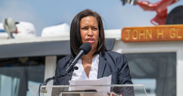 what-is-a-woman?-the-left-suddenly-knows-after-gop-senator-mistakenly-refers-to-dc-mayor-as-a-man