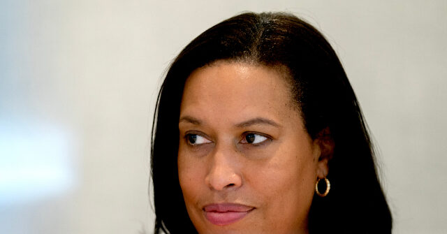 democrat-dc.-mayor-muriel-bowser-jets-to-martha’s-vineyard-as-trump-tackles-crime-and-homelessness-in-her-city