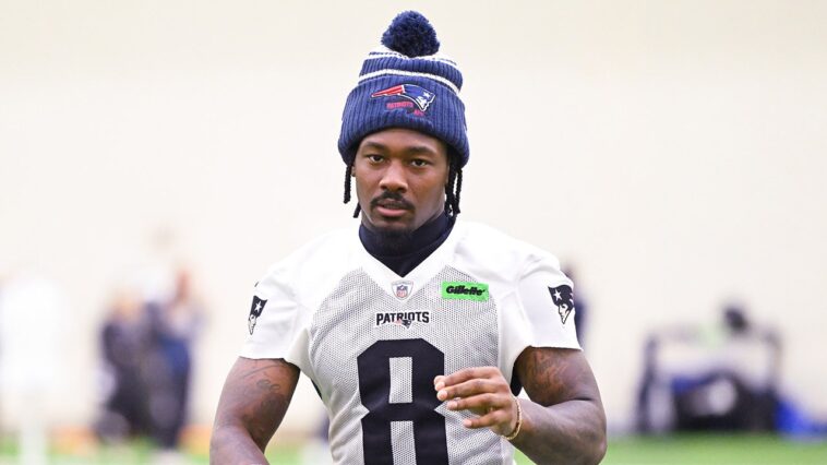 stefon-diggs-noncommittal-on-patriots-debut-as-he-recovers-from-injury:-‘taking-it-day-by-day’