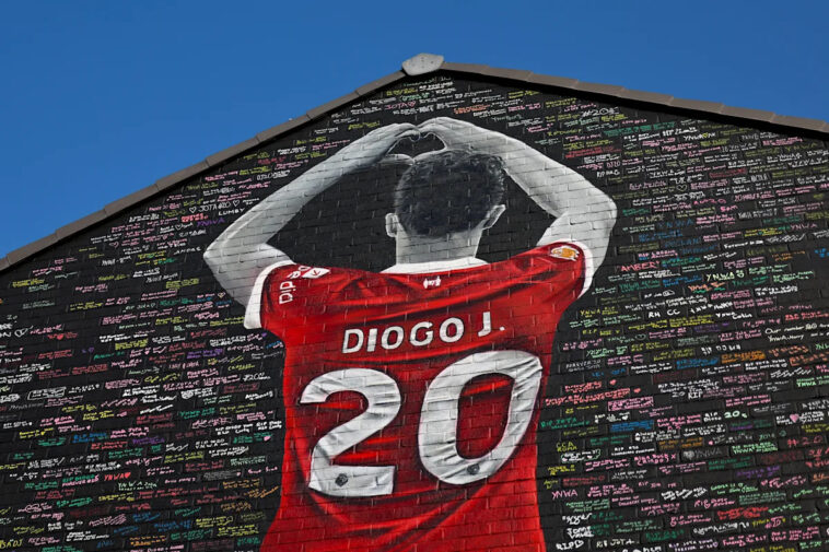 diogo-jota,-andre-silva-honored-by-liverpool-ahead-of-premier-league-season-opener