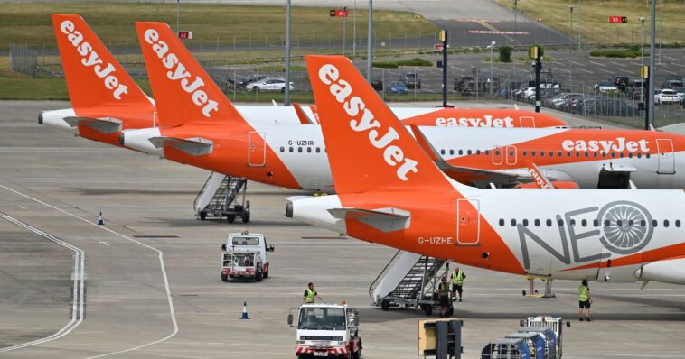2-planes-from-same-budget-airline-fleet-collide-on-runway