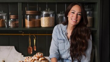 joanna-gaines-keeps-life-simple-in-texas-away-from-hollywood-spotlight