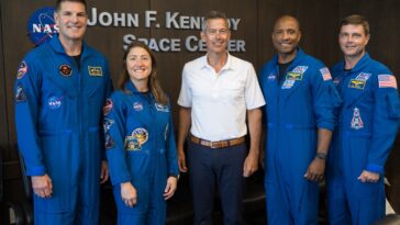 nasa-head-sean-duffy-jokes-he’s-yet-to-receive-the-‘alien-briefing’-—-but-adds-‘i’ve-asked-for-it’