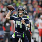 sam-darnold-perfect-in-seahawks-preseason-debut,-jake-bobo-scores-twice-against-chiefs