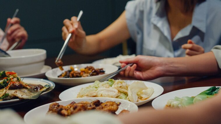 sunday-dinner-serves-up-drama-as-woman-says-she-‘can’t-stand’-mother-in-law’s-cooking