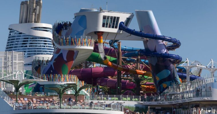 passenger-hurt-after-glass-water-slide-breaks-on-world’s-largest-cruise-ship:-royal-caribbean-could-find-itself-in-court