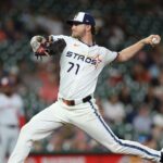 astros-star-closer-hader-aiming-for-playoff-return