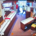 masked-robbers-pull-off-brazen-midday-heist-at-seattle-jewelry-store-in-under-two-minutes