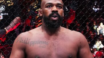 white:-‘billion-to-1’-odds-jones-fights-on-wh-card