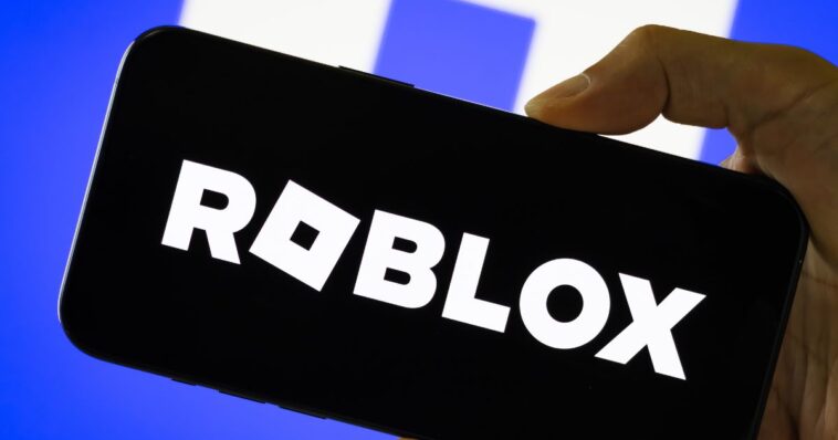 man-allegedly-gets-6-roblox-groomers-arrested-–-now-roblox-banned-him-and-is-threatening-a-lawsuit,-according-to-predator-hunter