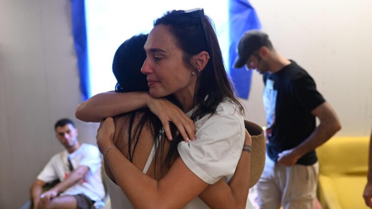 gal-gadot-joins-hostage-families-in-israel-amid-nationwide-movement-to-end-gaza-war