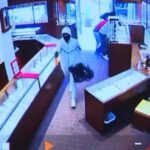 masked-thieves-steal-over-$2-million-in-jewelry-in-90-seconds-in-democrat-run-seattle-(video)