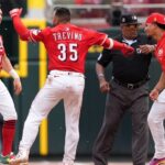 reds-turn-tables-in-extras,-snap-brewers’-streak