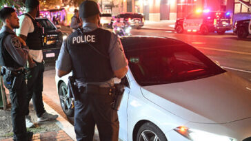white-house:-dc.-man-on-moped-attacked-officers,-caused-concussion