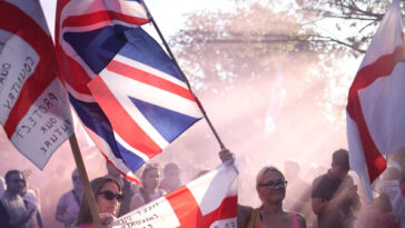 ‘make-our-streets-safe-again!’-—-thousands-protest-migrant-hotels-across-england-as-movement-grows