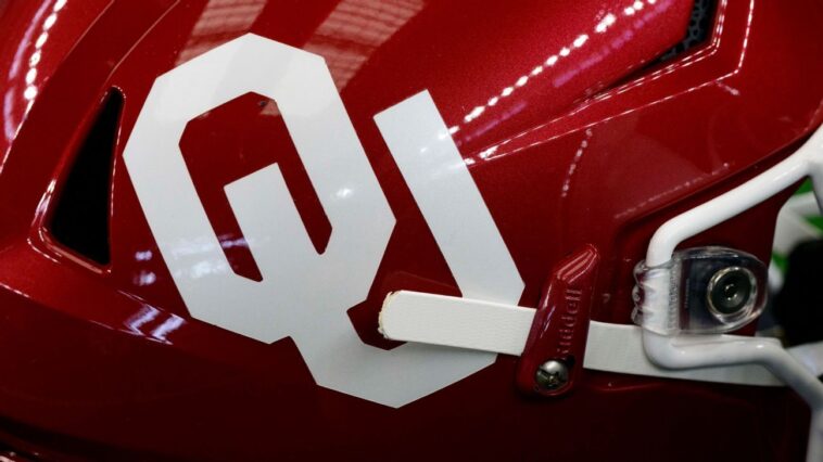 sooners-selling-news-conference-access-to-fans