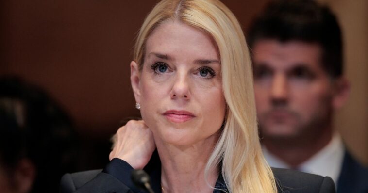 doj-to-begin-handing-over-epstein-files-this-week:-house-oversight-committee