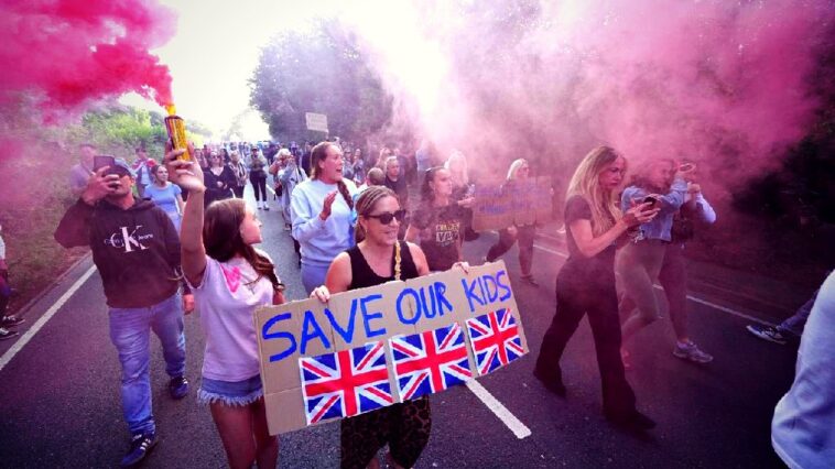 now:-british-‘migrant-hotel’-in-epping-to-close,-in-victory-for-protesting-citizens-–-may-spell-the-beginning-of-the-end-of-suicidal-labour-migration-policies