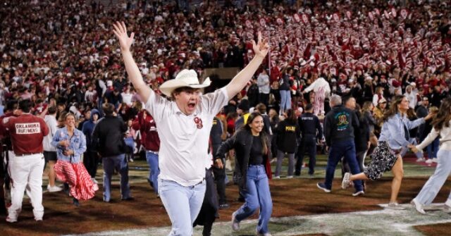 oklahoma-selling-fans-tickets-to-postgame-press-conferences