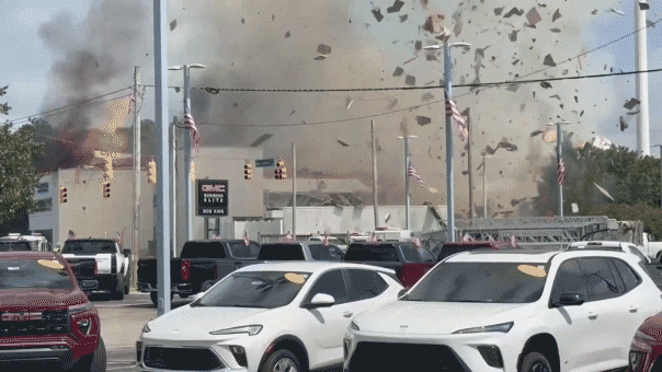 explosion-caught-on-camera-rocks-beach-town-after-hit-and-run-driver-hits-gas-line,-firefighters-injured