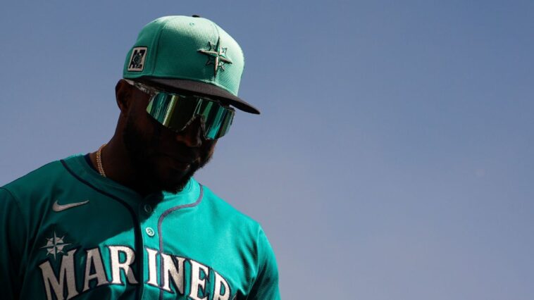 robles-suspended-10-games,-fined-for-bat-heave