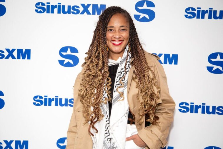 ‘it’s-not-going-to-fix-anything’:-black-conservative-debates-‘artistic-intellectual’-over-reparations